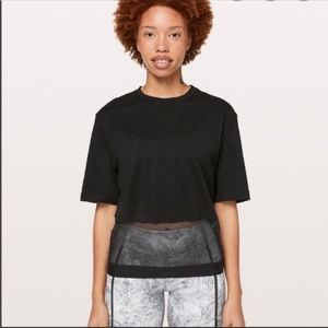 RARE Lululemon the Lab Black Short Sleeve Tee with Mesh Bottom Size 4